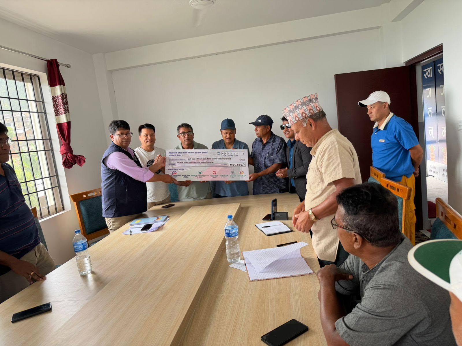 स्थानीय सरकारलाई गाउँ बाहिर बस्ने स्थानीयको साथ : खेल मैदान बनाउन १० लाख रुपैँया सहयोग