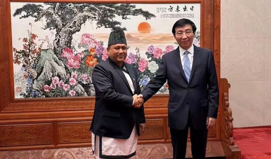 बेइजिङमा परराष्ट्रमन्त्री खनाल र चिनियाँ नेता वाङ बिच भेटवार्ता