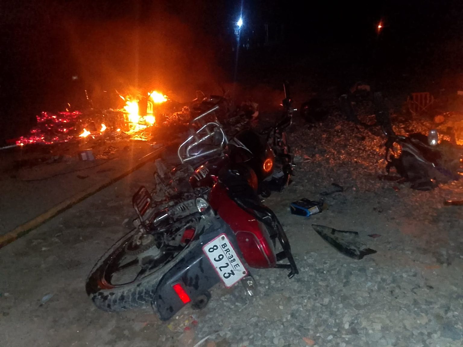 सुनसरीमा प्रहरीले चलाएको गोली लागेर एकजनाको मृत्यु, १८ घाइते,कफ्र्यू जारी