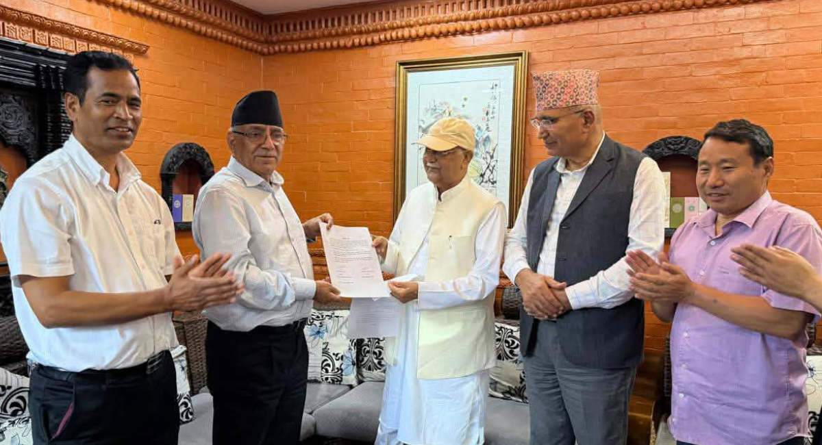 ओली र प्रचण्डले गरे प्रदेशसभामा सत्ता बाँडफाँट, सहमतिमा हस्ताक्षर