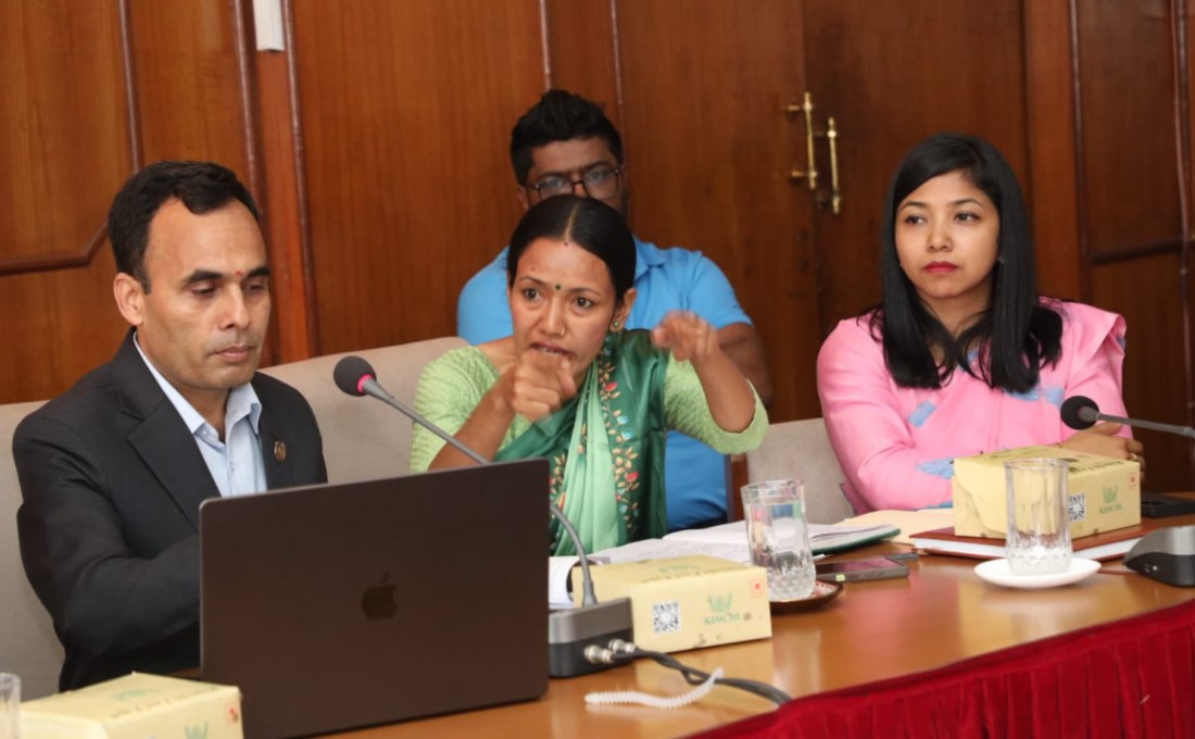 आशिका तामाङ र नगरप्रमुखहरूबीच चर्काचर्की