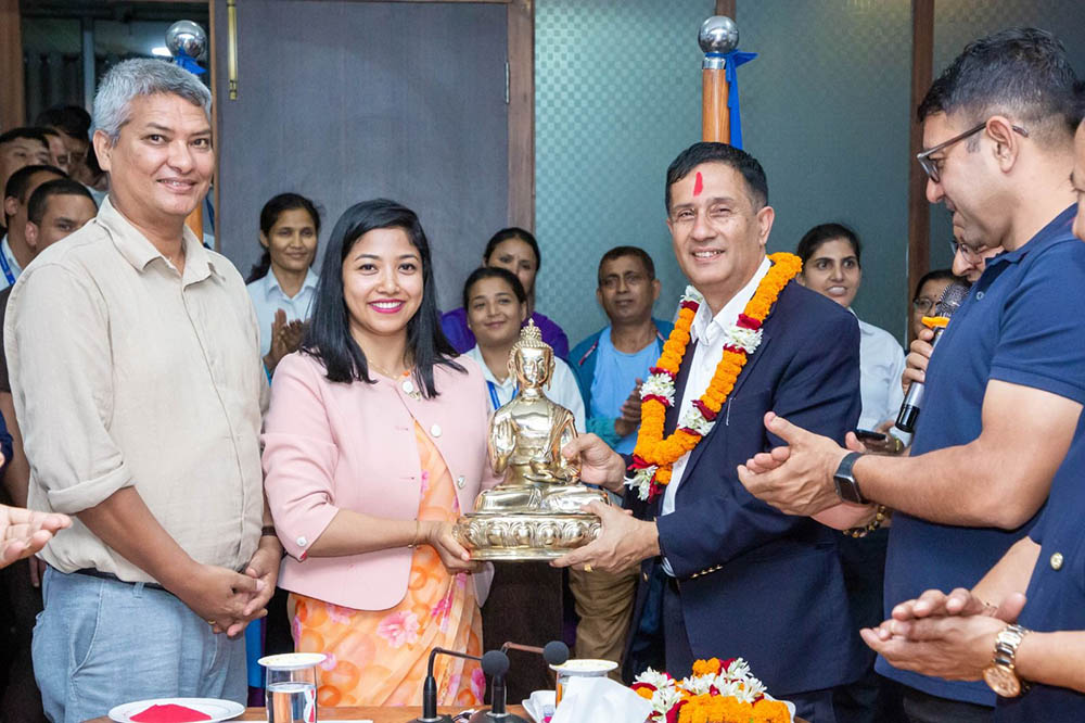काठमाडौँ महानगरका प्रमुख प्रशासकीय अधिकृत गुरागाईँ सेवा निवृत्त