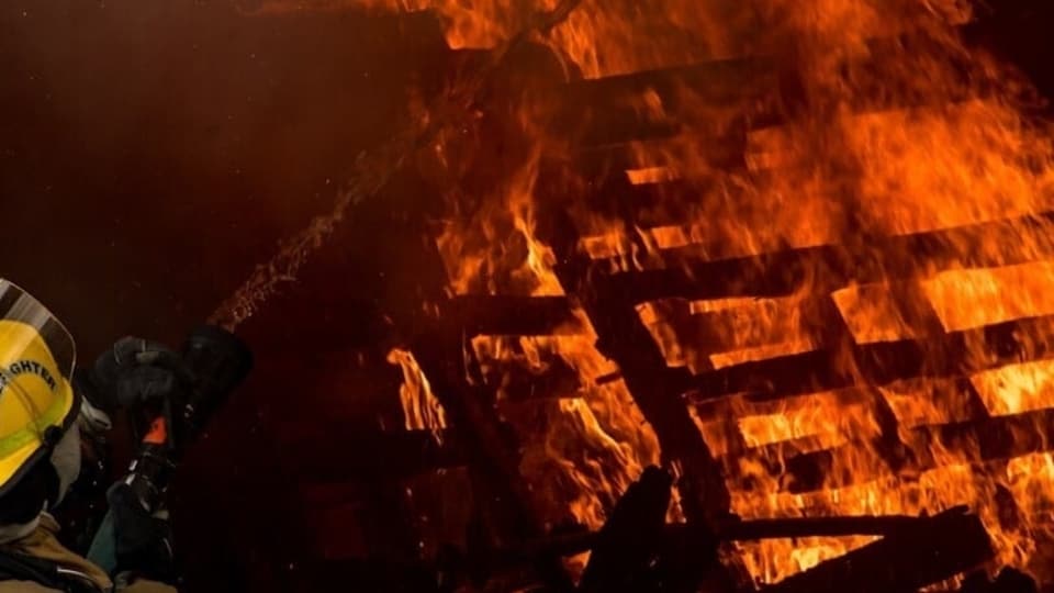 भारतको होटेलमा भीषण आगलागी हुँदा सातजनाको मृत्यु