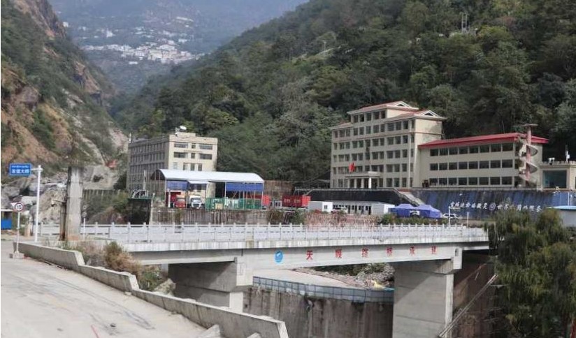 तातोपानी नाका एक महिनादेखि ठप्प