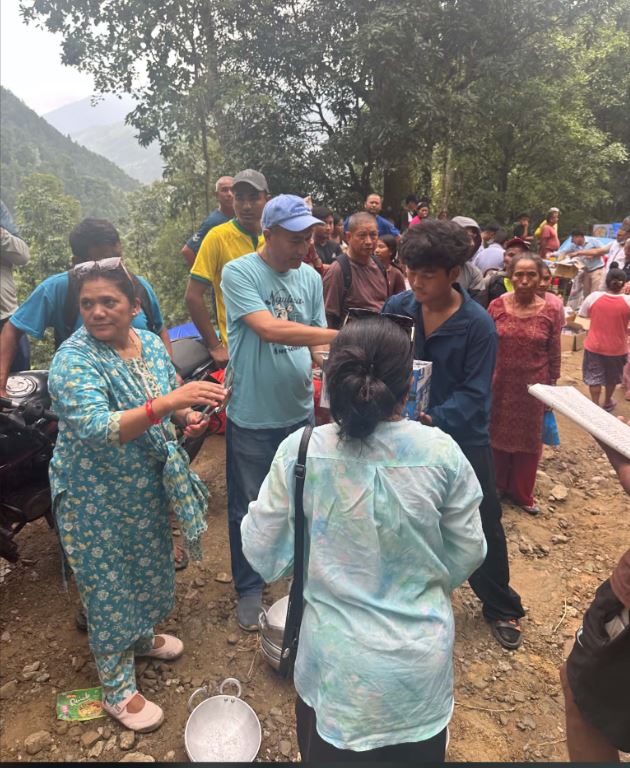 कपन नेवा: पुच:को बाढी पिडित लाई सहयोग