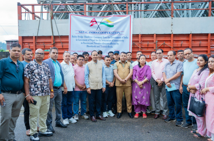 भारतद्धारा बेत्रावतीमा निर्माण गरिने बेलिब्रिजका सामग्री हस्तान्तरण