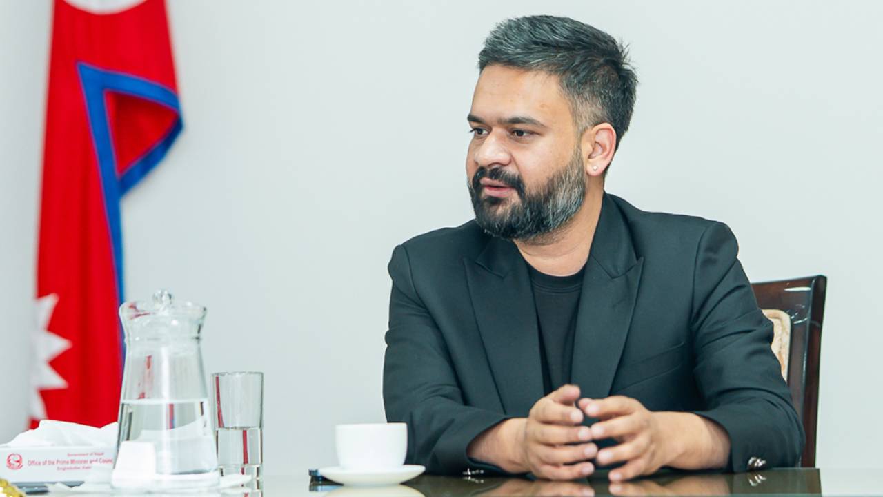 बाढी प्रभावित आमाबुबालाई प्रधानमन्त्रीको सन्देश : तपाईँहरू एक्लो हुनुहुन्न, राज्य र सरकार साथमा छ
