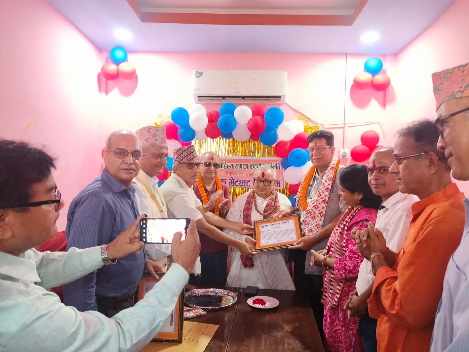 स्रष्टाद्धय श्रीओम श्रेष्ठ ‘रोदन’ र शंकर भारती सम्मानित