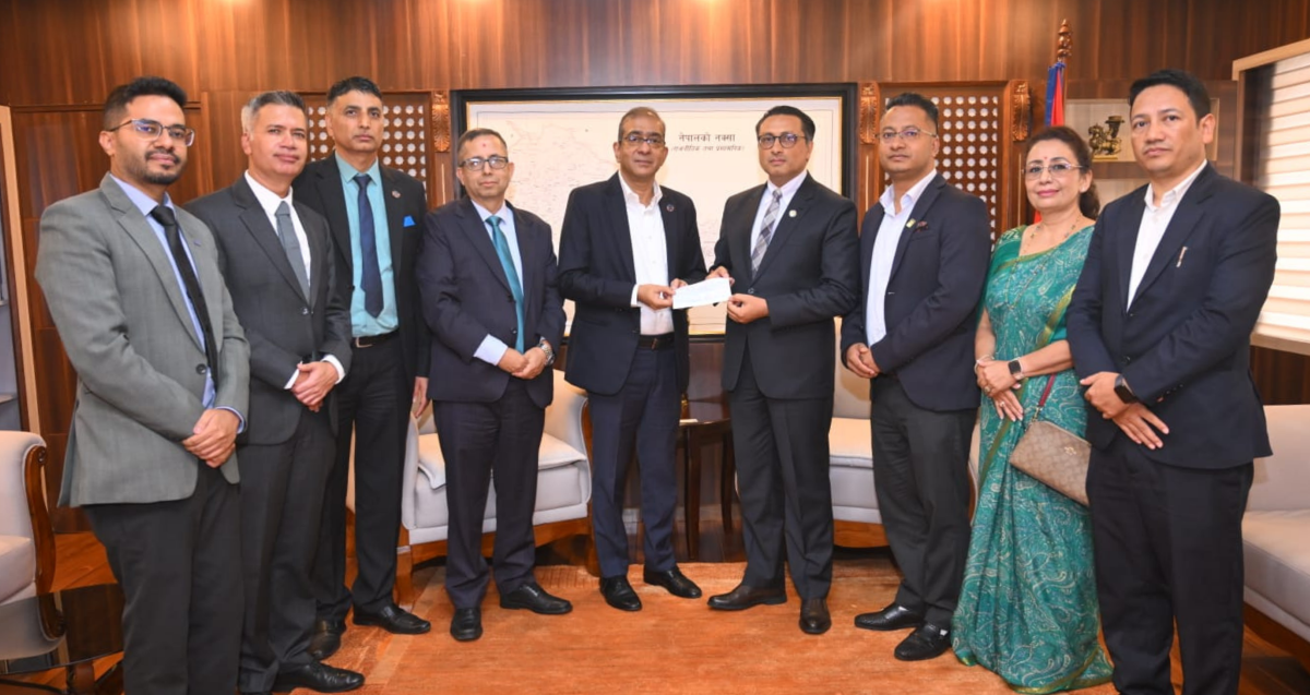 एनएमबि बैंकद्वारा बाढी प्रभावितका लागि तीन करोड एकाउन्न लाख रुपैयाँ सहयोग