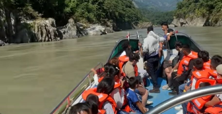 भोजपुरबाट चतरा आउँदै गरेको जेटबोट दुर्घटना हुँदा ३ जनाको मृत्यू