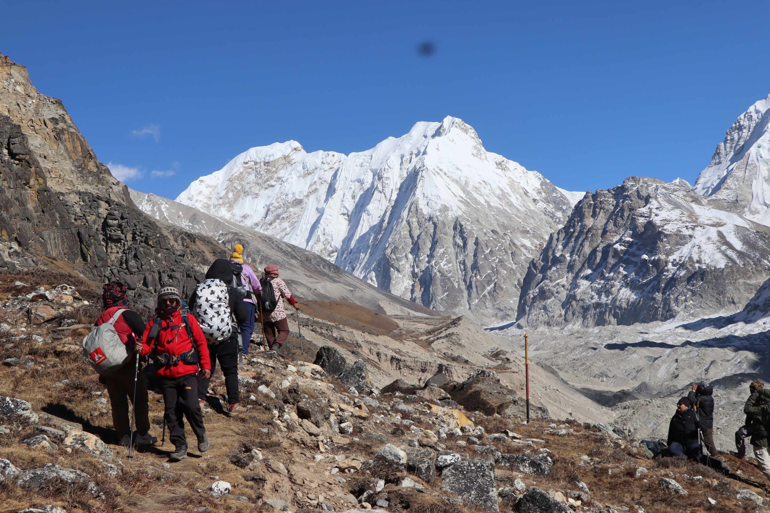 कञ्चनजंघा क्षेत्रमा पर्यटकीय चहलपहल सुरु, विदेशीसँगै आन्तरिक पर्यटकको पनि आकर्षण
