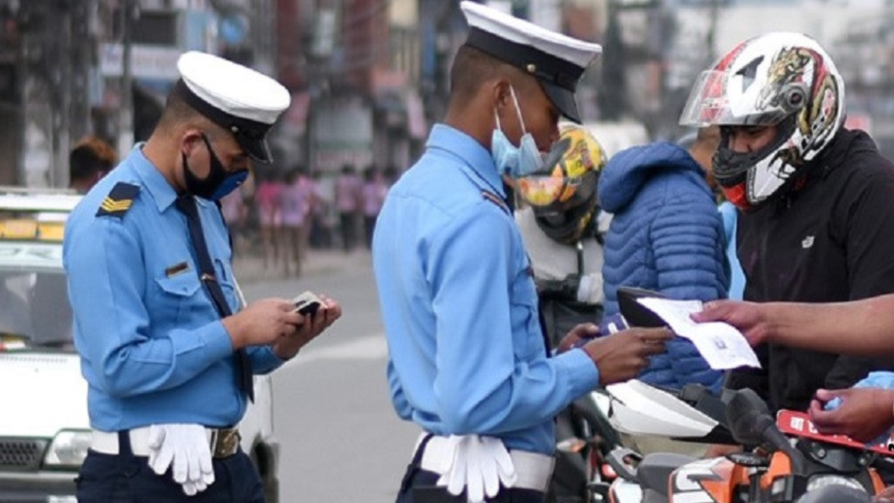 २४ घण्टामा ट्राफिक प्रहरीले गर्यो ७०१ जनालाई कारबाही