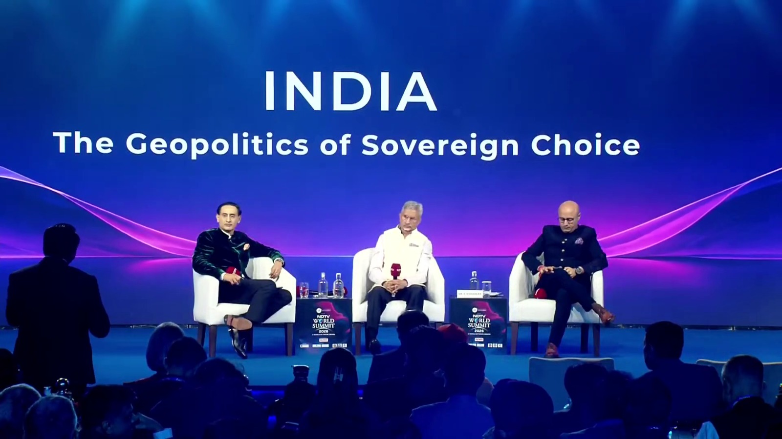 अर्थमन्त्री स्वर्णिम वाग्ले र भारतीय विदेशमन्त्री जयशंकरबीच विश्व व्यवस्थाबारे प्रश्नोत्तर